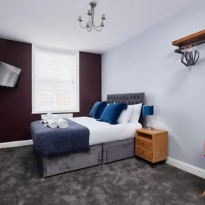 Delven House, 5 - Self Check-in, Self-catering Serviced For East Midlands Airport Apartment