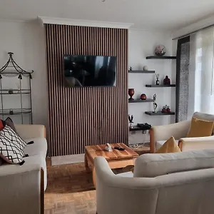 2 Bed Semi-detached House Holiday home Poole
